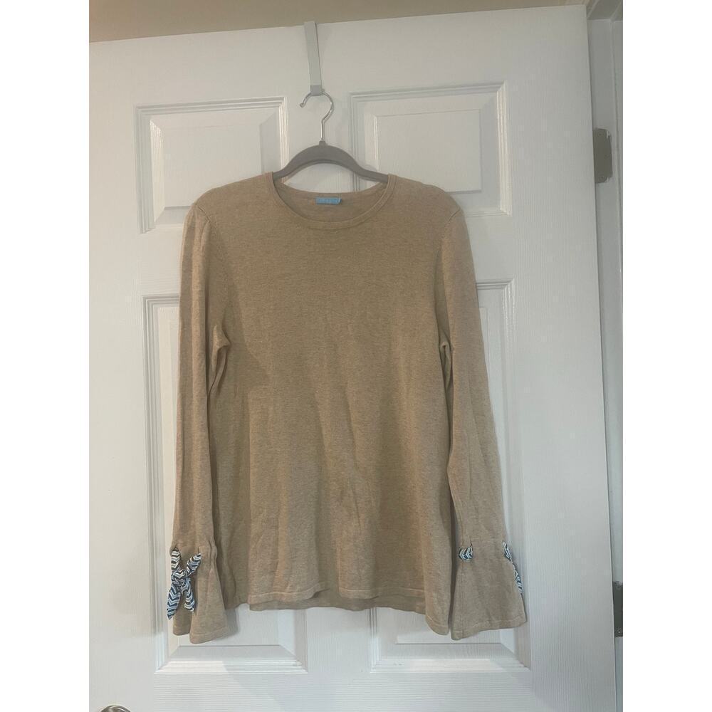J McLaughlin crewneck lightweight sweater with silk tie on sleeves. Size Medium